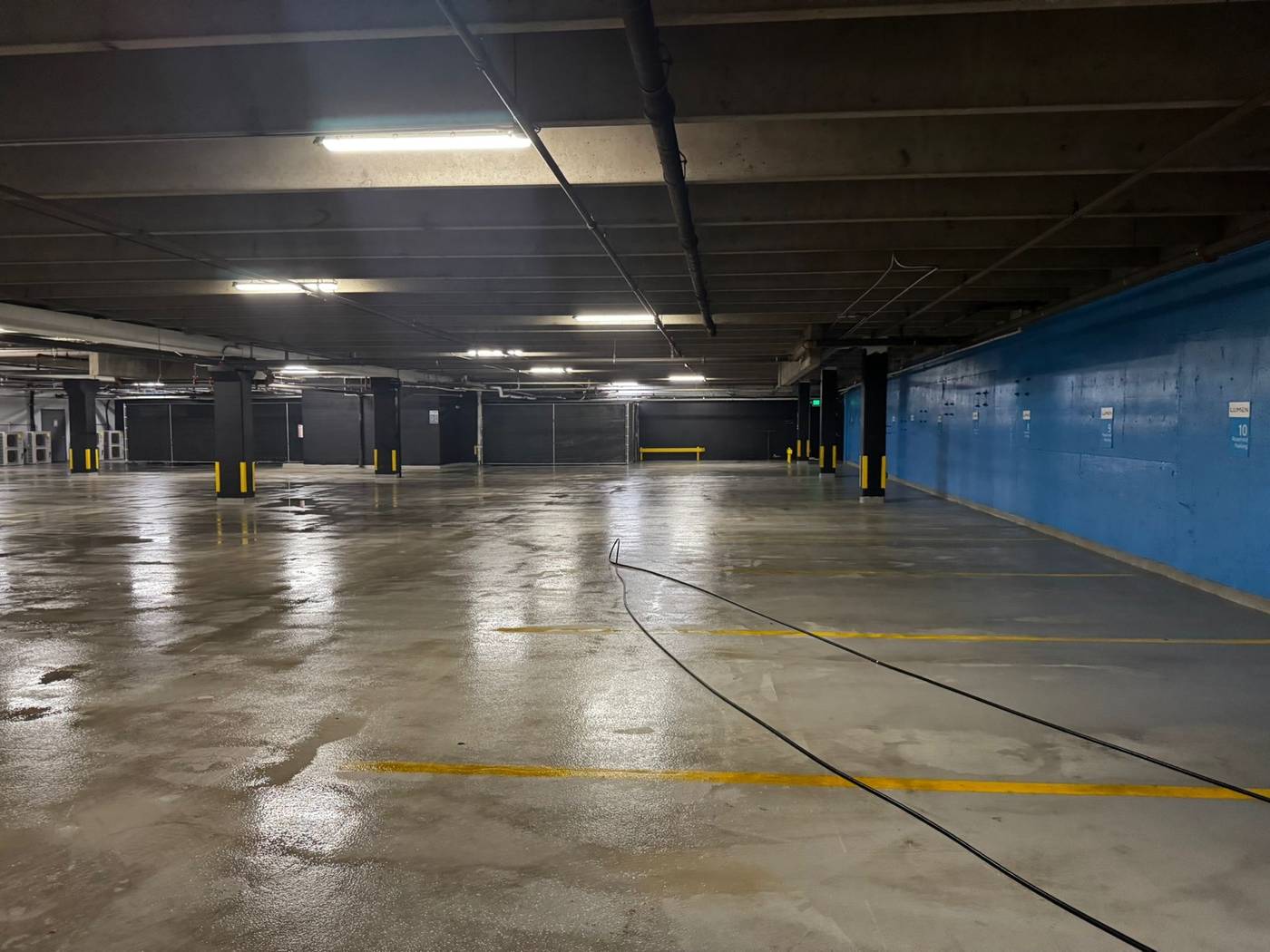 Clean parking garage lane